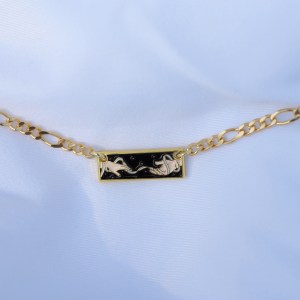 Faited Bond Choker